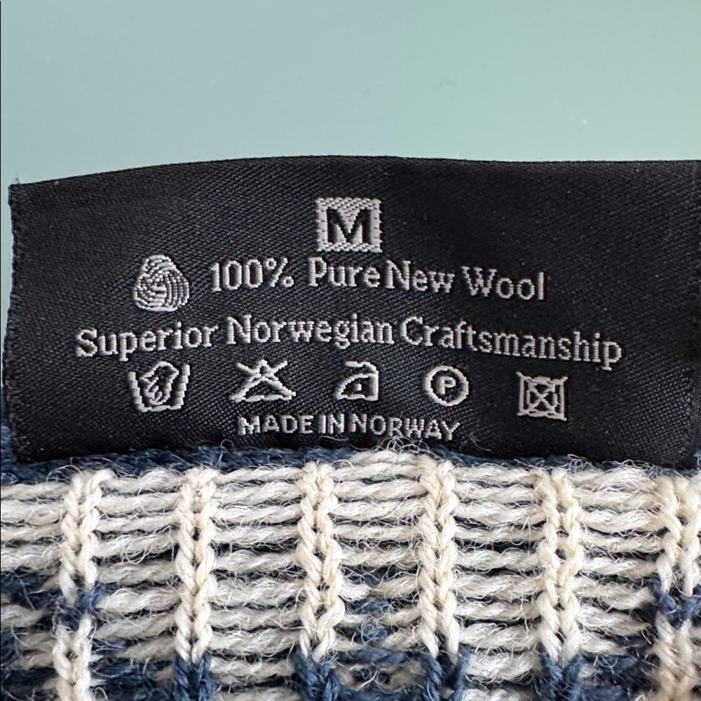 Dale of Norway Vintage Cardigan Sweater - 100 % Wool - Picture 11 of 13